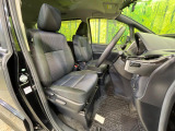 運転席シート廻りは使用感も少なく、良好な状態となっています。丁寧に使われていたことがよくわかりますね。