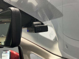 いくら安全運転をしていても、事故に巻き込まれることもあります。万が一の時に証拠として使えるドライブレコーダーがついてます♪