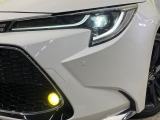 【LEDヘッドライト】悪天候や夜間走行時も良好な視界を確保し安心して運転できる高輝度LEDヘッドライトを装備!点灯速度が早く、消費電力も抑えられています。