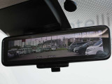 車両後方を映し出します・スマートルームミラー装備です。