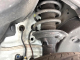 お車を安心してお乗りいただく為には、足回りの定期点検が欠かせません。サービスサポート(有償保証)では無料点検もご提供しており、安心のカーライフをお過ごしいただけるサポート体制が整っています。