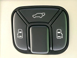 【パワーバックドア】スマートキーや運転席のボタンを押すだけでリアゲートが自動で開閉します!荷物を持っている時や、高い位置にあるバックドアを閉める際に便利な機能です♪