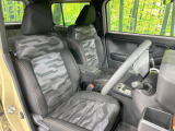 運転席まわりには十分なスペースがあり、大柄な方でもゆったり運転していただける環境です。