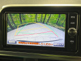 【バックカメラ】駐車時に後方がリアルタイム映像で確認できます。大型商業施設や立体駐車場での駐車時や、夜間のバック時に大活躍!運転スキルに関わらず、今や必須となった装備のひとつです!