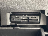 【ETC】有料道路を利用する際に料金所で停止することなく通過できる、ETC車載器(ノンストップ自動料金収受システム機器)が装備されています。セットアップを行うことで利用可能になります。