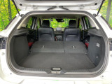 普段のお買い物や通勤、送迎等に十分な荷室スペースを確保しております。セカンドシートを倒すと、大きな荷物の積載も可能です♪