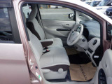 清潔で広々した座席です!是非、現車を見て体感してみてください。
