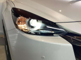 ●LEDLEDヘッドライトが付いております。より遠く、より広く、より明るく、照らしてくれます。そのため、夜間の走行も運転もしやすく見やすいです。ハロゲンライトに比べ、消費電力も少なく、長寿命で効率的です