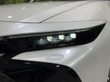 【三眼LEDヘッドライト】スタイリッシュな見た目の三眼LEDヘッドライトを装備♪スタイルだけでなく、夜間の走行も視界良好で安心してお乗りいただけます。