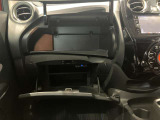 車検証入れになどにも使える便利な収納BOXあります。