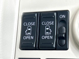 【両側パワースライドドア】スマートキーや運転席のスイッチで後席両側スライドドアの開閉が可能♪電動だから力を入れてドアを開ける必要が無く、小さなお子様でも簡単に開け閉めでき快適です♪