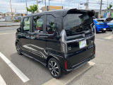 テールランプもブラックで統一感があり引き締まって見えますね。踏み間違い防止装置ついてます。