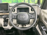 インテリアに合わせたデザインのステアリングは、運転される方のことも考え、運転しやすい形状、大きさです。是非一度、実際に触ってお確かめください。