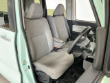 【運転席・助手席】内装ルームクリーニング済みです。しっかり綺麗にしていますので、是非、お確かめください。車に自信があるからこそ、是非一度ご来店頂き内外装も見てもらえると幸いです。