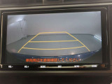 バックガイドモニターで、後方を確認しながら安心して駐車することができます。運転初心者も熟練者も必須の機能ですよ!