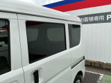プライバシーガラスです。