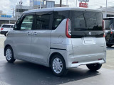車線逸脱警報、車両が車線をはみ出す可能性がある場合に警報音と警告表示でドライバーに知らせてくれます。