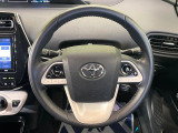 【純正革巻きステアリング】上質な革を使用することで、手にしっかり馴染みとても運転しやすいハンドルです♪