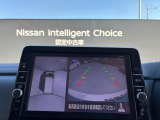 アラウンドビューモニターがナビゲーションに映るのでバック駐車も安心です。