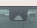 サポカーは、高齢運転者を含めたすべてのドライバーによる交通事故の発生防止・被害軽減対策の一環として、国が推奨する新しい自動車安全コンセプトです。詳しくは販売店スタッフまでおたずねください。