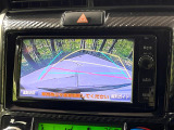 【バックカメラ】駐車時に後方がリアルタイム映像で確認できます。大型商業施設や立体駐車場での駐車時や、夜間のバック時に大活躍!運転スキルに関わらず、今や必須となった装備のひとつです!