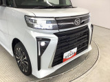 ヘッドライトには目立つくすみも無くクリアに仕上がっております。ポリッシャーでのみがきの工程を取り、ツヤのあるキレイな状態へ。