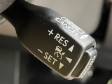 【レーダークルーズコントロール】高速道路での長距離走行が楽に!!自動で速度を保つクルーズコントロールが、衝突軽減システムと連携し、前方の車両を感知して車間を保つように速度調節してくれます!!