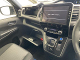 【 オートエアコン 】車内温度を感知して自動で温度調整をしてくれるのでいつでも快適な車内空間を創り上げます!