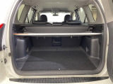 【トランク】積み込みやすくて、たっぷり積める荷室です。シートアレンジできるものは、乗車人数と荷物の量や大きさによってシートを動かすことができるので、より快適なドライブが可能です!