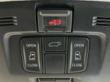 【パワーバックドア】スマートキーや運転席のボタンを押すだけでリアゲートが自動で開閉します!荷物を持っている時や、高い位置にあるバックドアを閉める際に便利な機能です♪