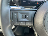 ナビの音量など車両情報を手元で操作できるハンドルスイッチ付き。