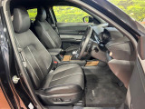 運転席シート廻りは使用感も少なく、良好な状態となっています。丁寧に使われていたことがよくわかりますね。