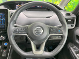 【純正革巻きステアリング】上質な革を使用することで、手にしっかり馴染みとても運転しやすいハンドルです♪