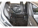 HONDA独自の機構!リアシートはチップアップ(跳ね上げ)することにより背の高い荷物も楽々積み込みすることが可能!!より空間を有効にするためにも大変便利なシートアレンジになります!!