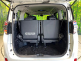 【パワーバックドア】スマートキーや運転席のボタンを押すだけでリアゲートが自動で開閉します!荷物を持っている時や、高い位置にあるバックドアを閉める際に便利な機能です♪
