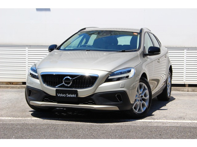 V40クロスカントリー D4 モメンタム ディーゼル 