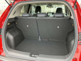 ハッチバックタイプですが、荷室スペースもしっかりございます!