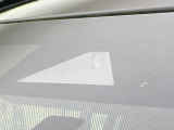 【三菱e-Assist】走行中に前方の車両等を認識し、衝突しそうな時は警報とブレーキで衝突回避と被害軽減をアシスト。より安全にドライブをお楽しみいただけます。