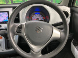 インテリアに合わせたデザインのステアリングは、運転される方のことも考え、運転しやすい形状、大きさです。是非一度、実際に触ってお確かめください。