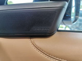 【MERIDIANサウンドシステム】標準の英国の歴史あるオーディオブランド「MERIDIAN」の音響システムを搭載。車内音響を臨場感豊かに、いつものドライブを「想い出」に変えてくれます。