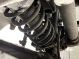 お車を安心してお乗りいただく為には、足回りの定期点検が欠かせません。サービスサポート(有償保証)では無料点検もご提供しており、安心のカーライフをお過ごしいただけるサポート体制が整っています。