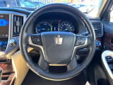 【純正革巻きステアリング】上質な革を使用することで、手にしっかり馴染みとても運転しやすいハンドルです♪