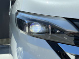 消費電力も少なく明るいLEDヘッドライトです。ハイビームでも対向車がまぶしくないアダプティブヘッドライト