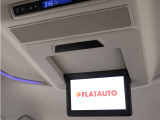 【電動後席モニター】JBLサウンド専用!電動開閉後席フリップダウンモニターです。5.1chサウンド対応、17スピーカーの専用音響システムとなり、人気の装備になります。