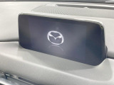 【メーカー純正ナビ】インテリアに溶け込むスタイリッシュな「専用設計」メーカーナビを装備♪視認性や操作性など基本性能にも優れ、より上質なカーライフをお楽しみいただけます。