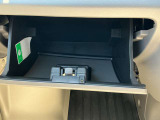 グローブボックスも収納しやすさ◎