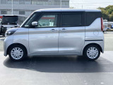 左側オートスライドドア付きです。リモコンや車内からでも開閉操作は可能です。