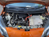エンジンルームの画像です。店舗にて現車の確認もいただけますので、お電話で在庫のご確認の上是非ご来店くださいませ!!!ワクワクするクルマ選びをご提案します!