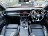 ステルヴィオ 2.2 ターボ ディーゼル Q4 スポーツパッケージ 4WD 4WD 本革シート