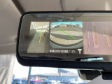 画像の左側は運転席から見ることのできないフロント左側を映している画像です、狭い道や幅寄せ時に便利です。